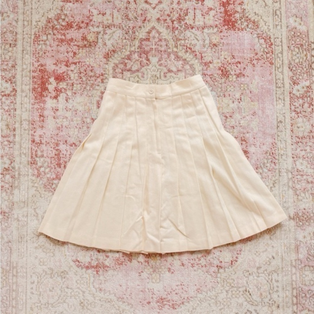 Bedford Fair, Vintage Elegant Cream Pleated Skirt